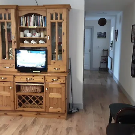 Feriehus 2 Bed - Sleeps 6 - Parking - Wifi *