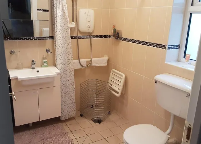 2 Bed - Sleeps 6 - Parking - Wifi Enniscrone