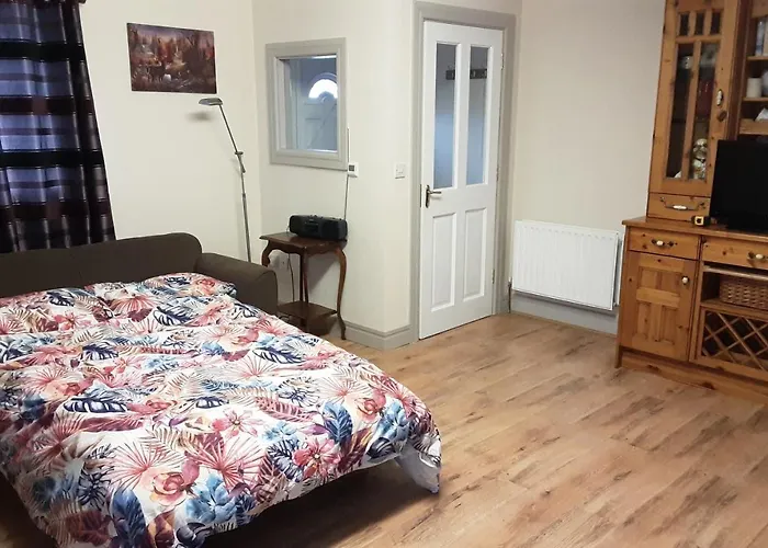 2 Bed - Sleeps 6 - Parking - Wifi Feriehus