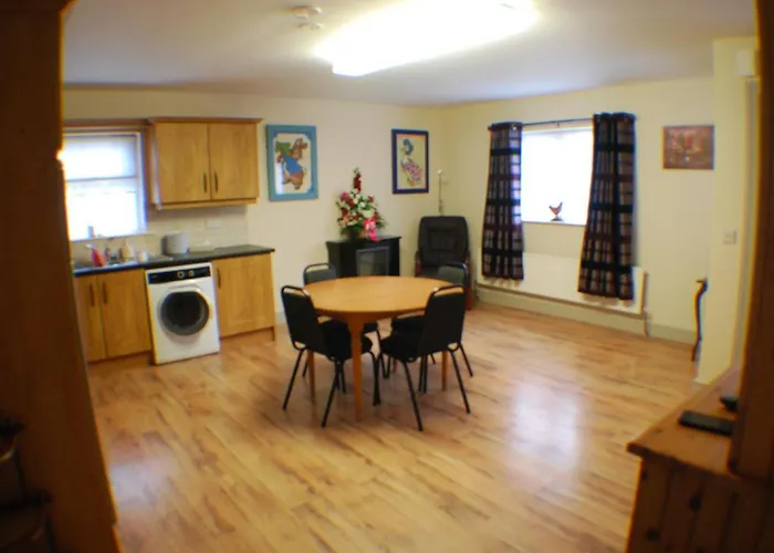 2 Bed - Sleeps 6 - Parking - Wifi Feriehus *